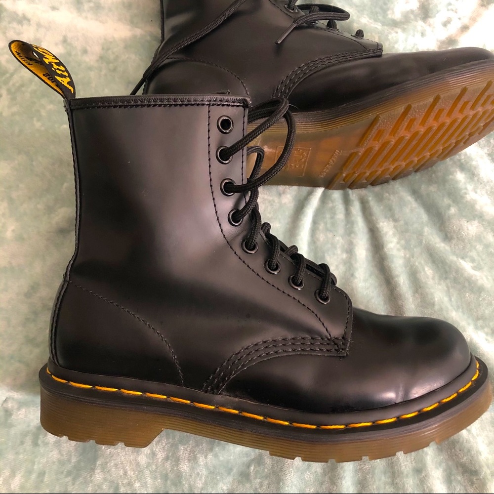 Black leather Dr.Martens!